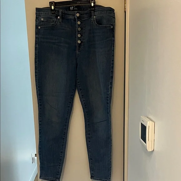 GAP High-Rise Button-Fly Jeans in Medium Blue Wash - Picture 6 of 8